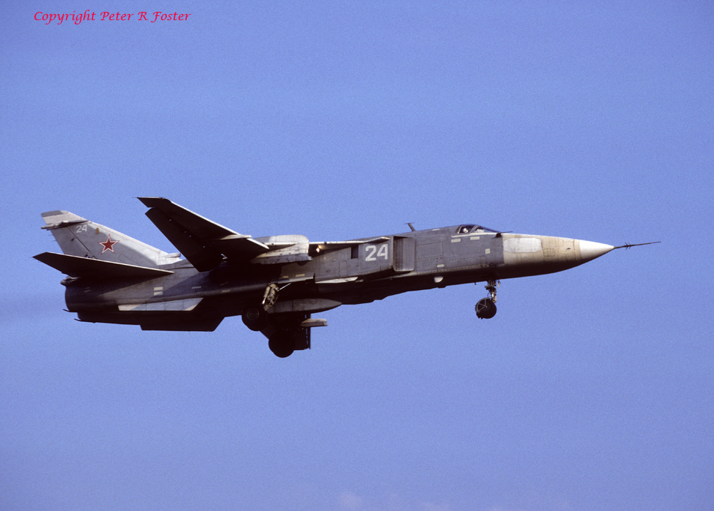 11 ORAP Su-24MR 24 White_0615309_16.09.91_2