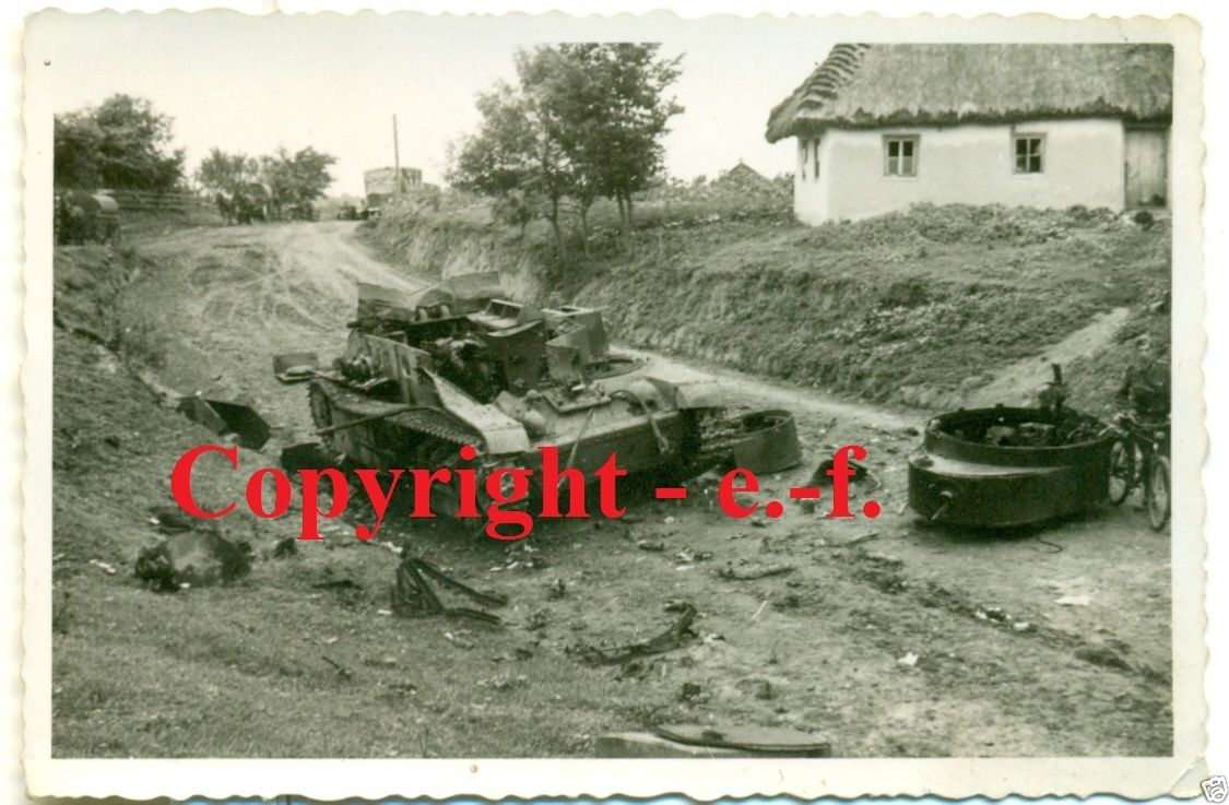 FOTO - PANZER - Unbekannter PANZER - TANK - Rußl