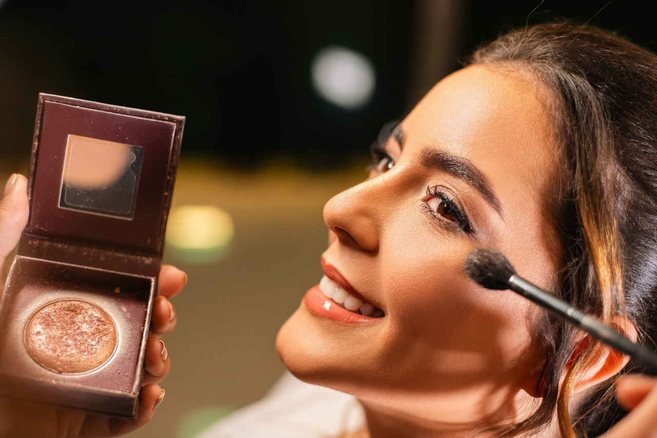 Maquiagem e penteado profissional