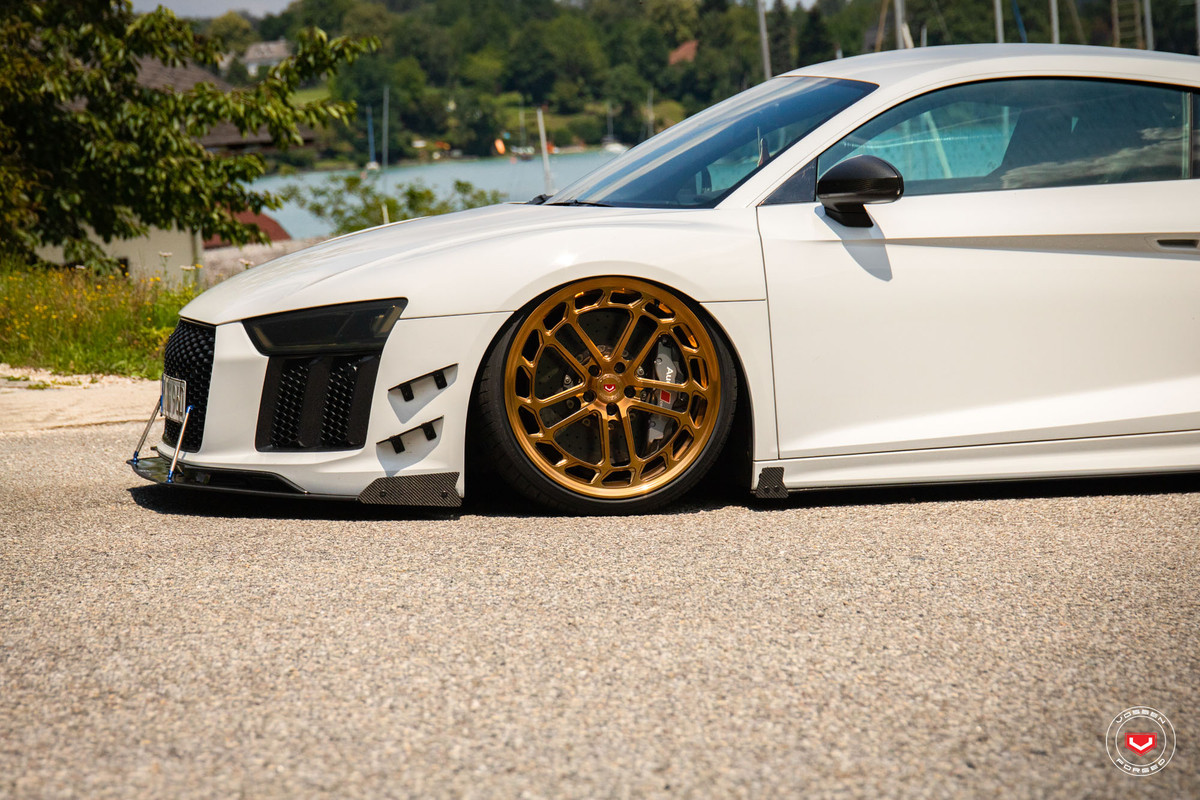Audi R8 in Vossen Wheels (8)
