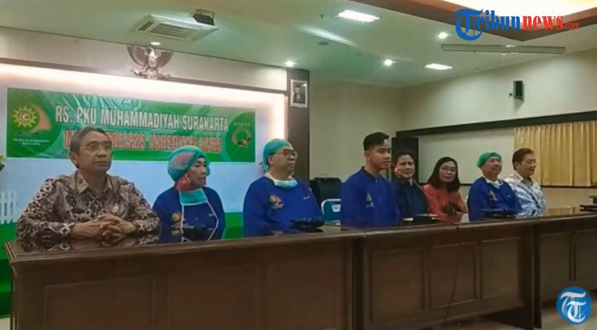 Konferensi kelahiran anak kedua Gibran Rakabuming dan Selvi Ananda