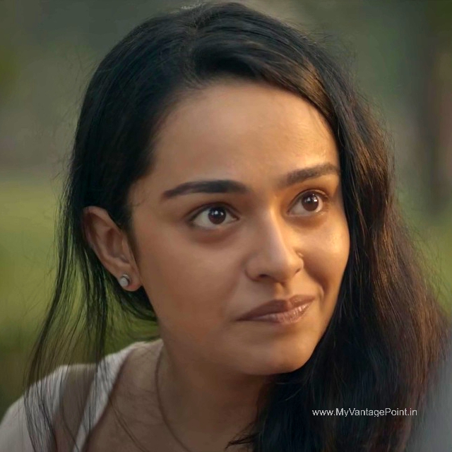 face-closeup-of-apoorva-arora-in-family-aaj-kal-2024