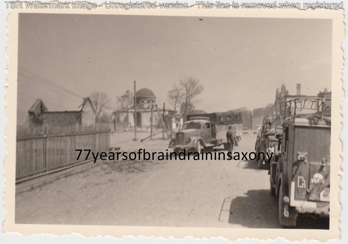 Foto Rußland Opotschka Elitesoldaten Lkw Opel Blitz Kübelwagen Totenkopf Verband