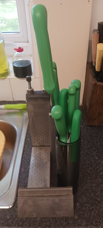 GREEN-VASE.jpg