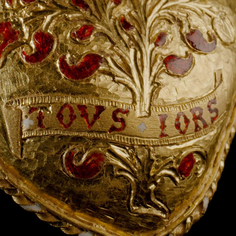 Tudor Heart detail 1920x1080