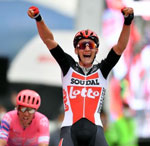 TIM E’ SEMPRE PRONTO. WELLENS TIMBRA A OURENSE. ROGLIC RESTA IN MAGLIA ROSSA