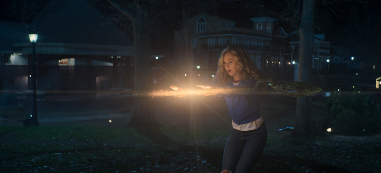 Stargirl.S01E01.1080p.BluRay.x264-BORDURE.mkv_snapshot_31.54_[2021.07.19_22.16.03]