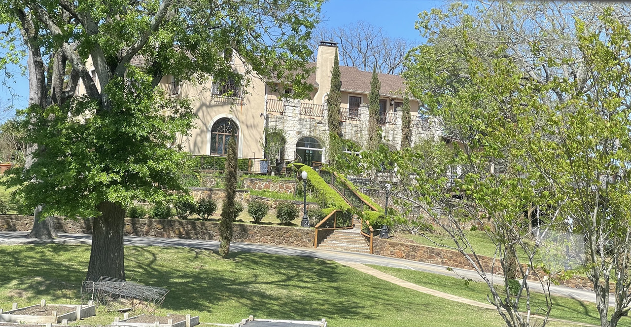 [Image: 78-FD137-B-2-F7-A-4903-888-F-75-B5-DF9-BACDB.jpg]