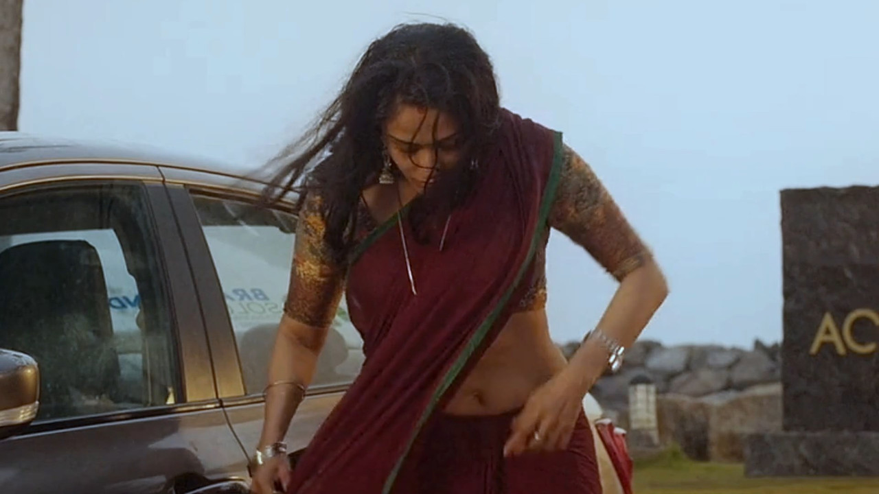 Hannah Reji Koshy  Hot navel show from Theerpu.mkv_snapshot_00.19.644