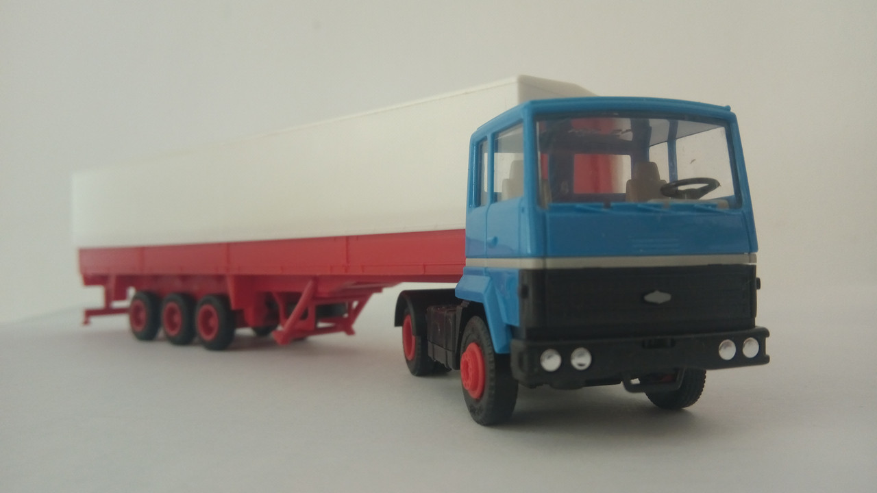 Mac (8943)