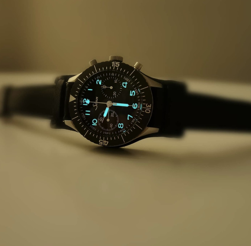 EFDA2405-708F-4C15-92E6-98E32B4C9E7B