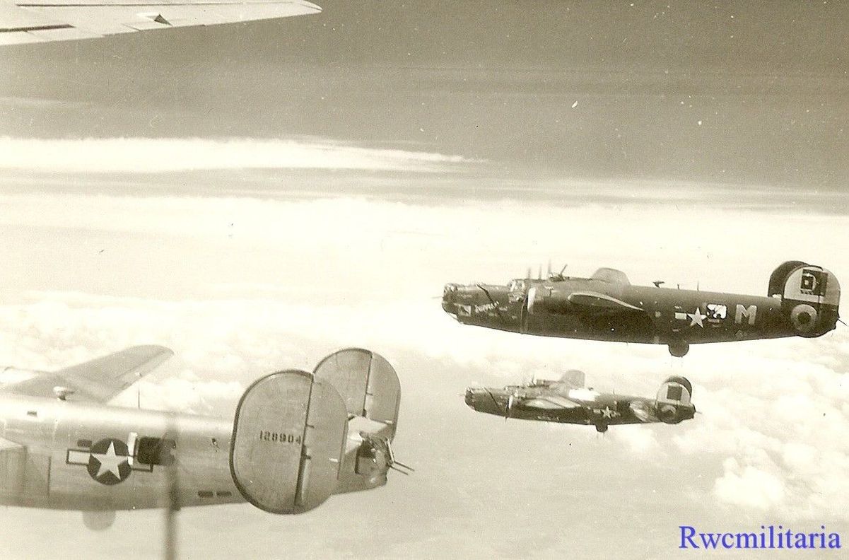 465th Bomb Group B-24 Bombers (#41-28904; Lost 1944)