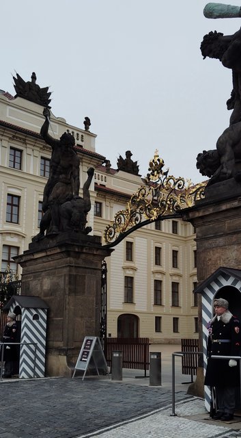 La pinacoteca del Castillo, la Galería Nacional y más Mercados de Navidad - Viena - Bratislava - Praga, Navidad 2024 (4)