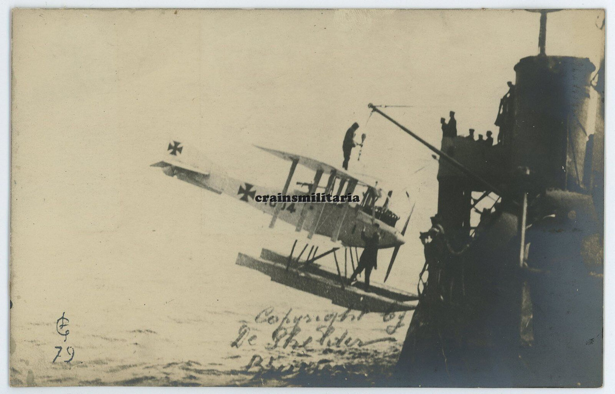 Orig. Foto Schiff m. Wasserflugzeug m. Kennung -1004- vor Küste Flandern Belgien