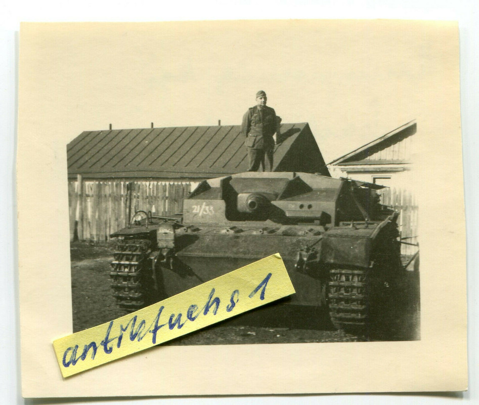 Panzer Sturmgeschütz mit 21-33 bei Krasnograd in Rußland 1942