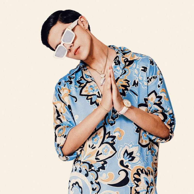 Ramón Vega y Kenia Os lanzan el remix de Tírame Un Hello