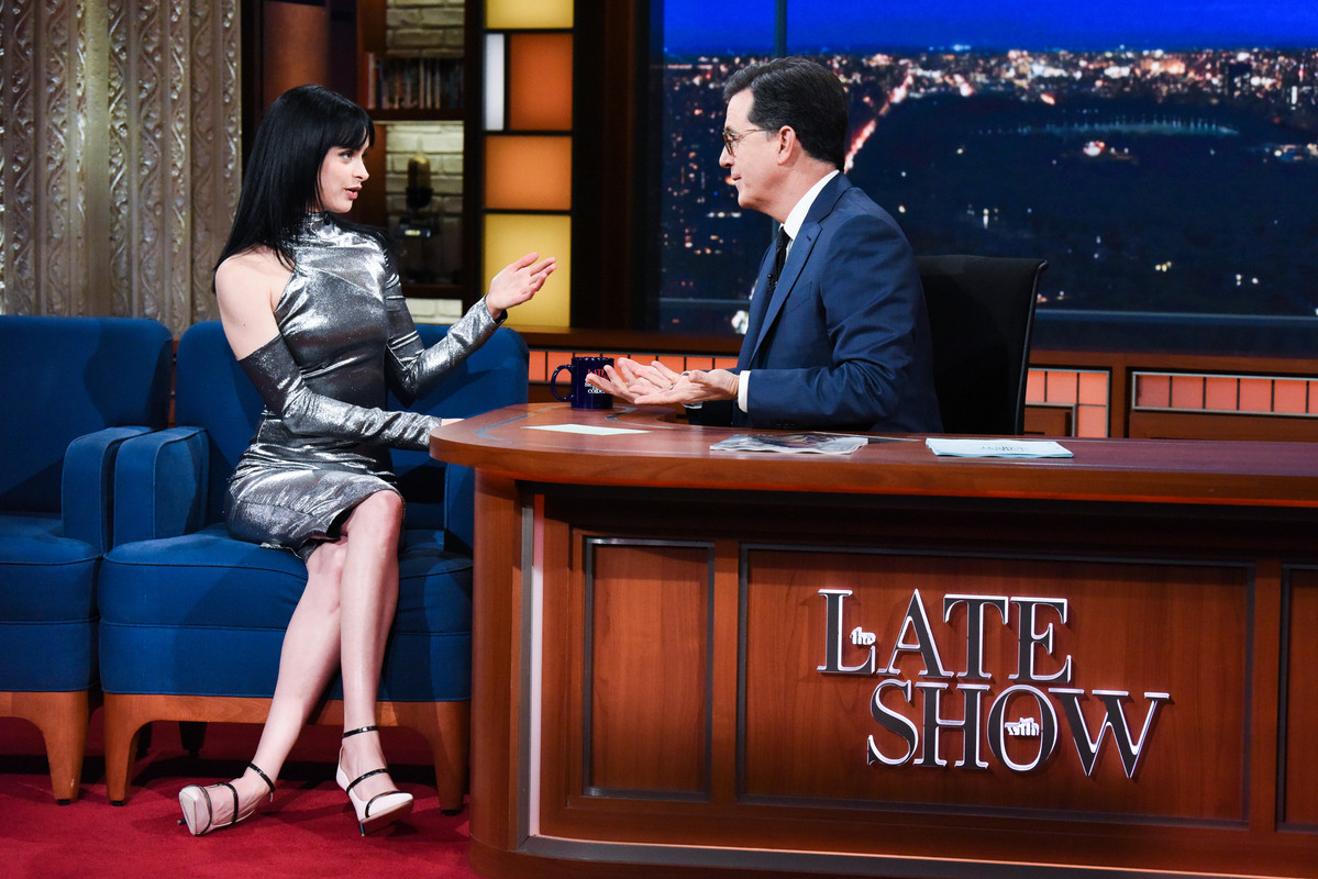 krysten-ritter-the-late-show-with-stephen-colbert-march-1st-2018