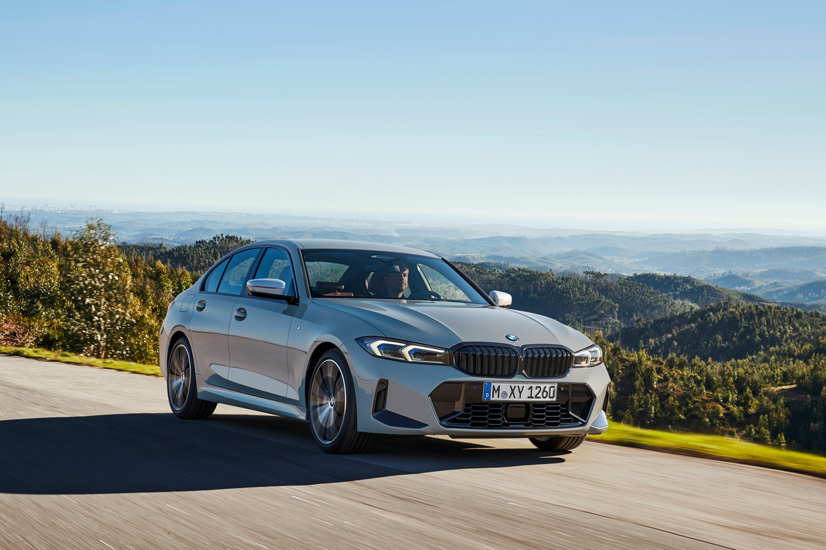 P90462487_highRes_the-new-bmw-3-series