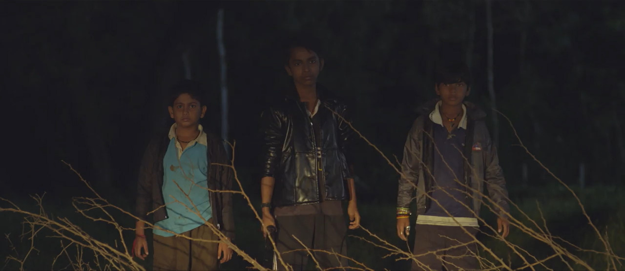 Chaarfutiya Chhokare 2014 WebRip [Hindi] 480p 720p ESub Screenshot