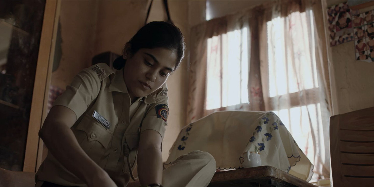 She (2020) Season 1 [Hindi + Tamil + Telugu + English] WebRip 480p, 720p ESub - Complete Screenshot