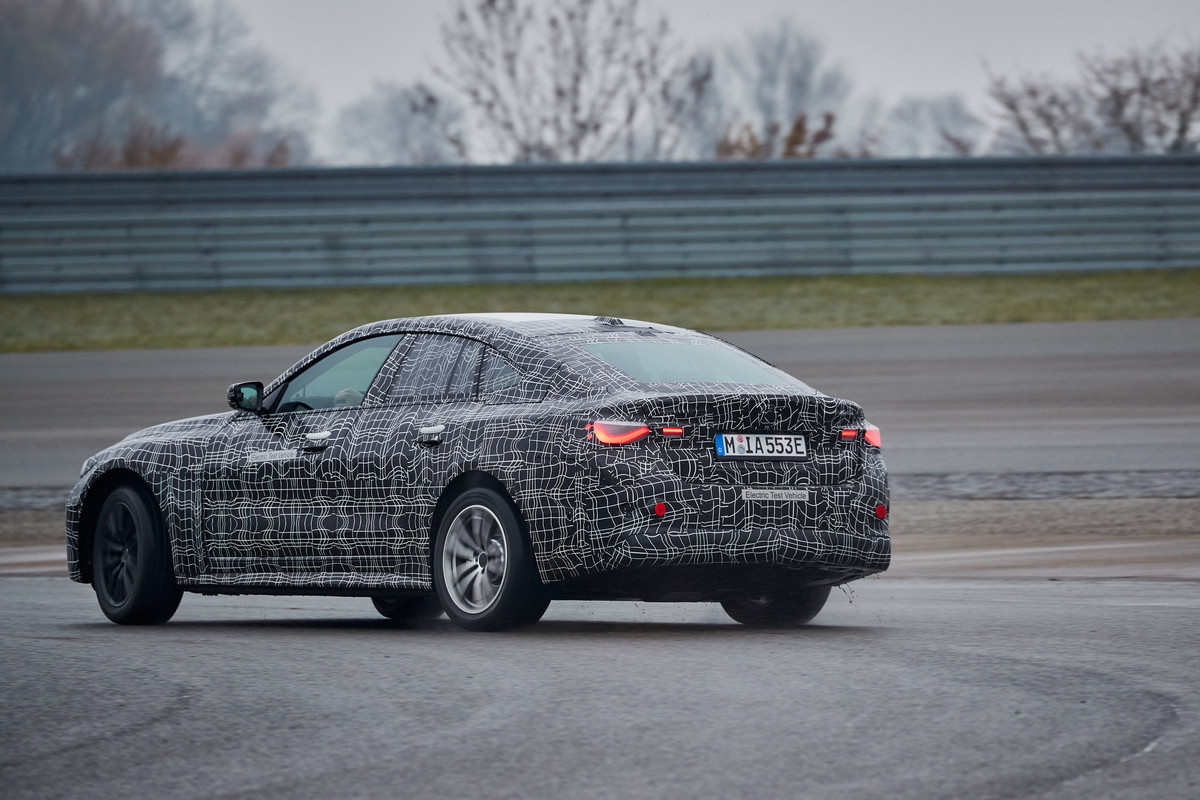 P90412294_highRes_bmw-i4-prototype-fin