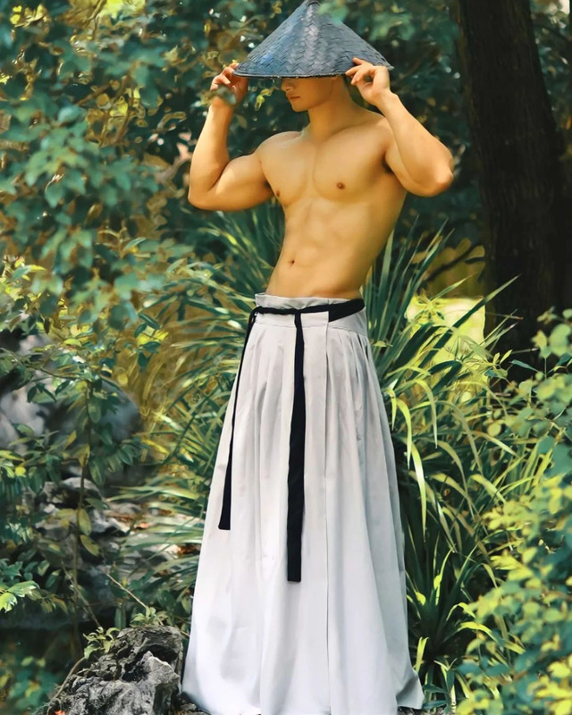 Photo by Chinese hunks 全球華男 on September 30, 2023. (3)