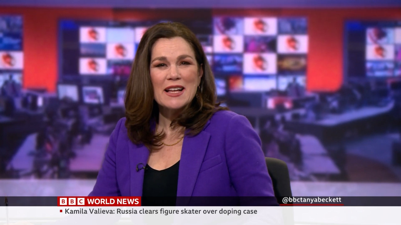 01.14 - 06.00.00 - BBC World News. News. Reporting on the day's inter....ts_snapshot_31.38.029