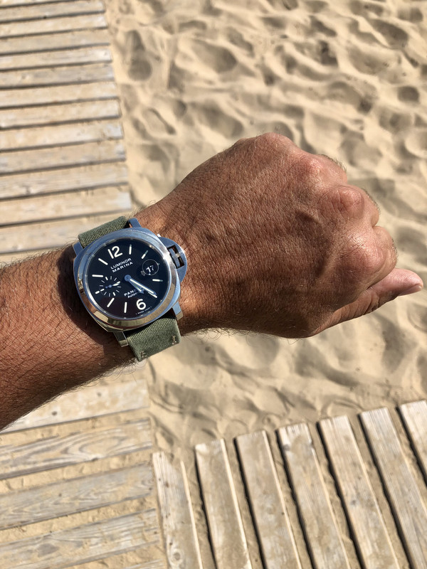 5E7980BC-2A79-41D7-B8CD-9BDC25A36E85