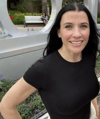 46 years Old Gorgeous Milf Celebrates Divorce By Taking Bbc While Friend Videos+Pics 5 IMG-10.jpg