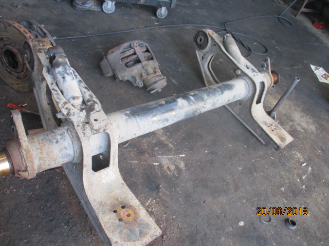 Ось saf skrb9022k. Оси саф на коробах. Оси саф на коробах. Ось на полуприцеп saf дисковые тормоза. Ось полуприцеп газель.