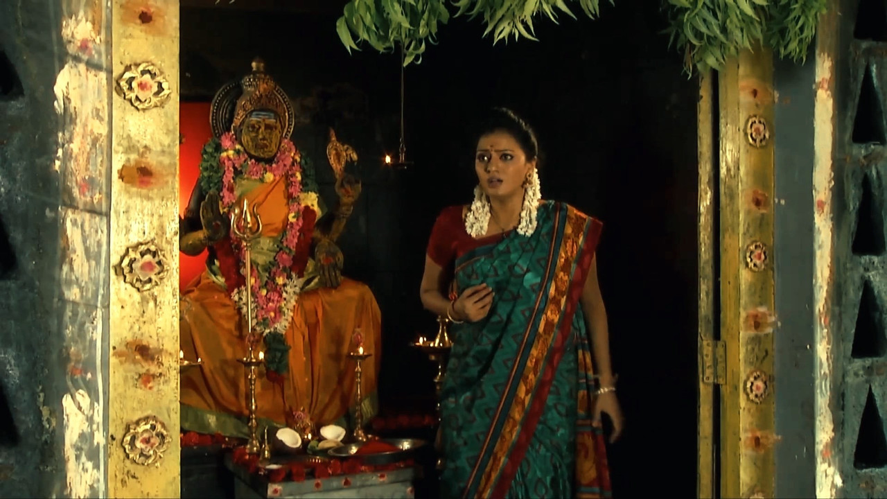 Tamil Serial Actress Hot Navel Show.mp4_snapshot_00.00.471