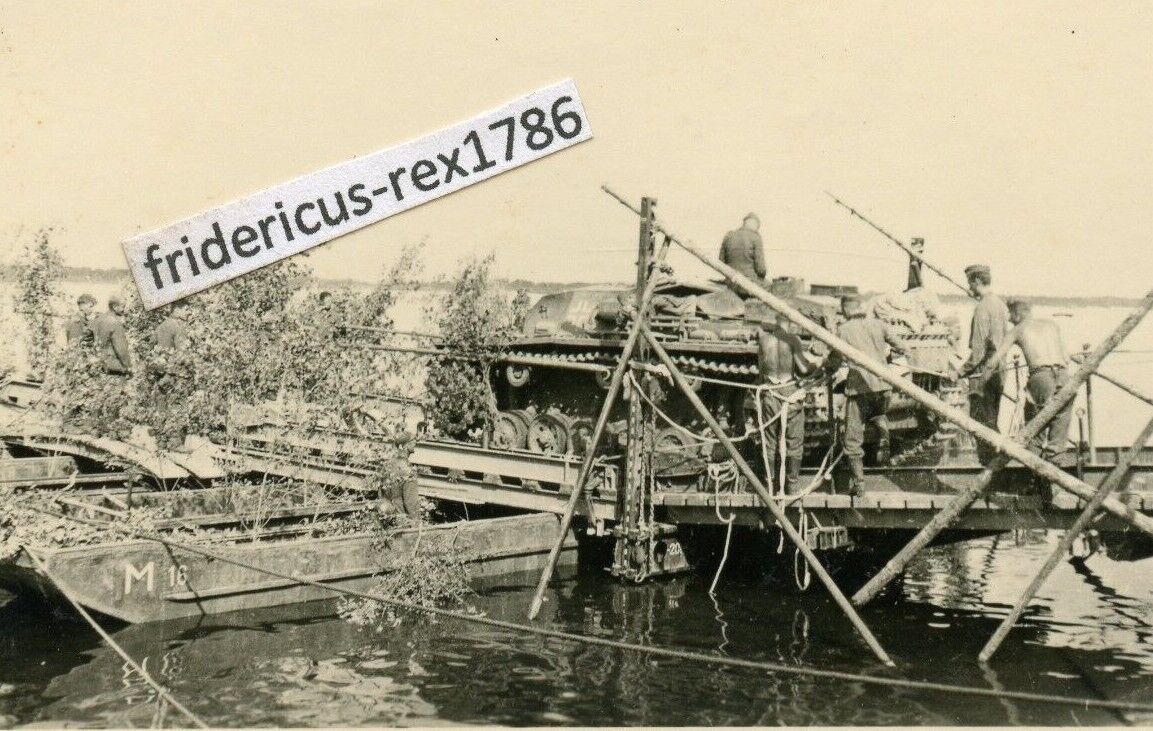 Foto WH Sturmgeschütz StuG Abt.197 Ostfront Dnjepr Übergang Fahrt zur Front1
