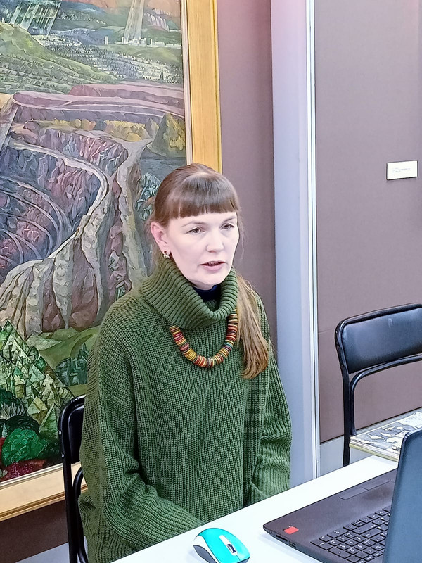 Родовед Ю.В. Багина рассказывает об оформлении домашнего архива