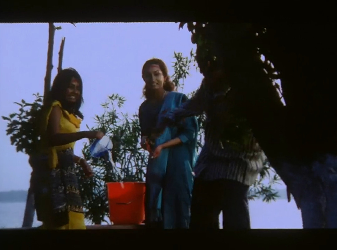 Bhalo Theko Movie Screenshot