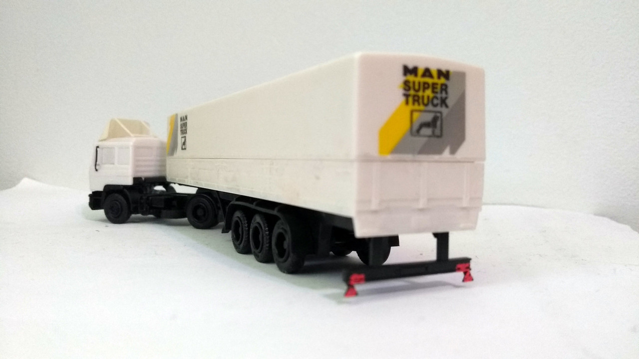Mach (2332)