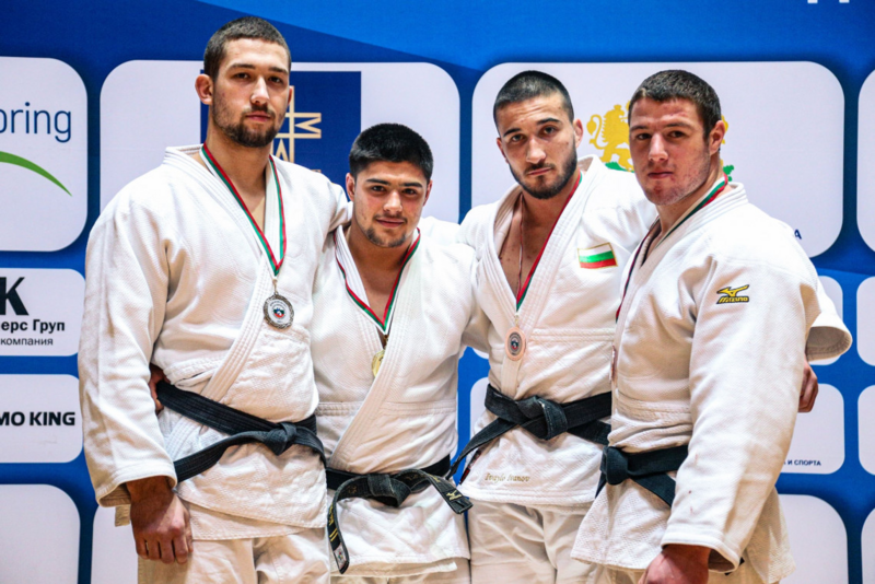 Брат и сестра станаха първи на шампионата в Панагюрище