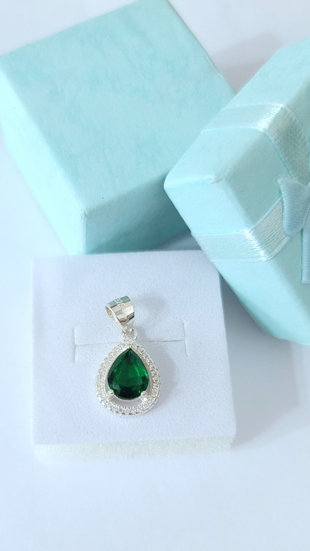 Dije gota verde