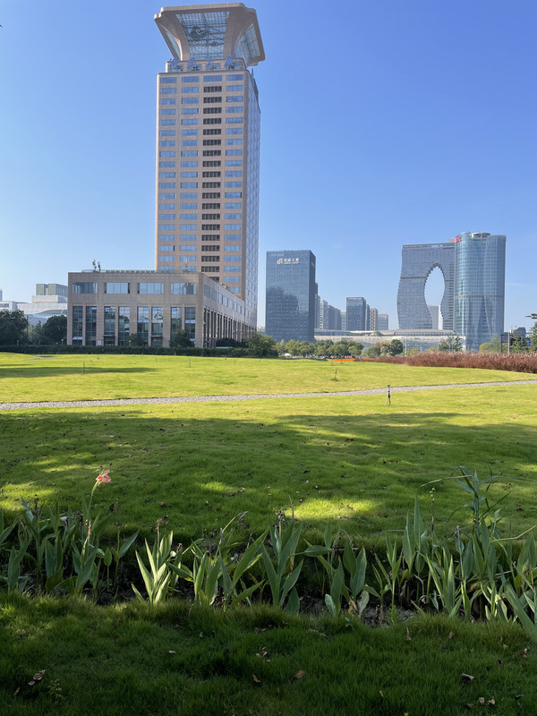 53712B33-497D-4DF2-AC70-FB5CB9364800