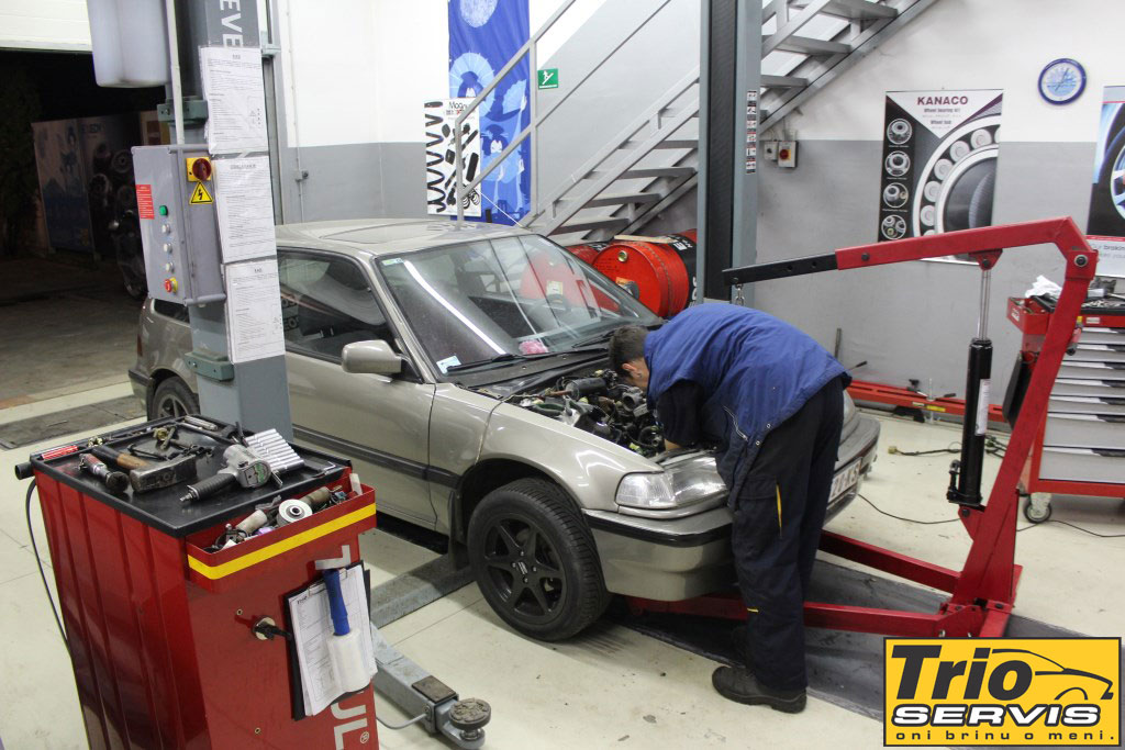 trio-ekipa-se-igra-(2)