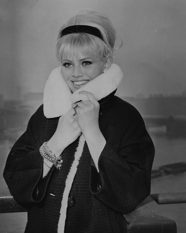 Britt_Ekland_mc29