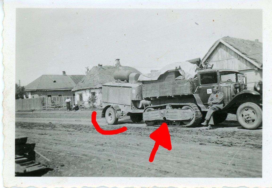 Russland Beute LKW Truck Camion Anhänger Foto