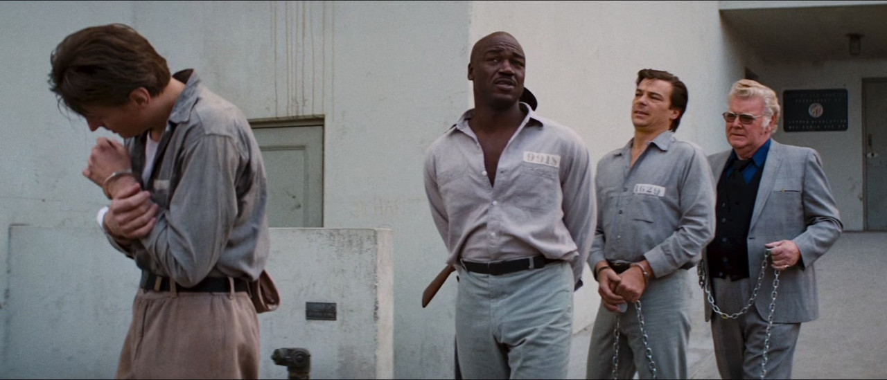 Assault on Precinct 13 (1976) (1080p BluRay x265 r00t)-4