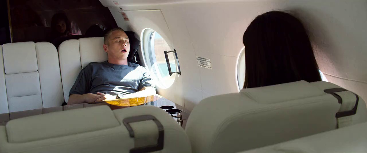 6-Underground-2019-Hindi-English-Web-Rip-720p-x264-AVC-AAC-6ch-ESub-mkv-0003