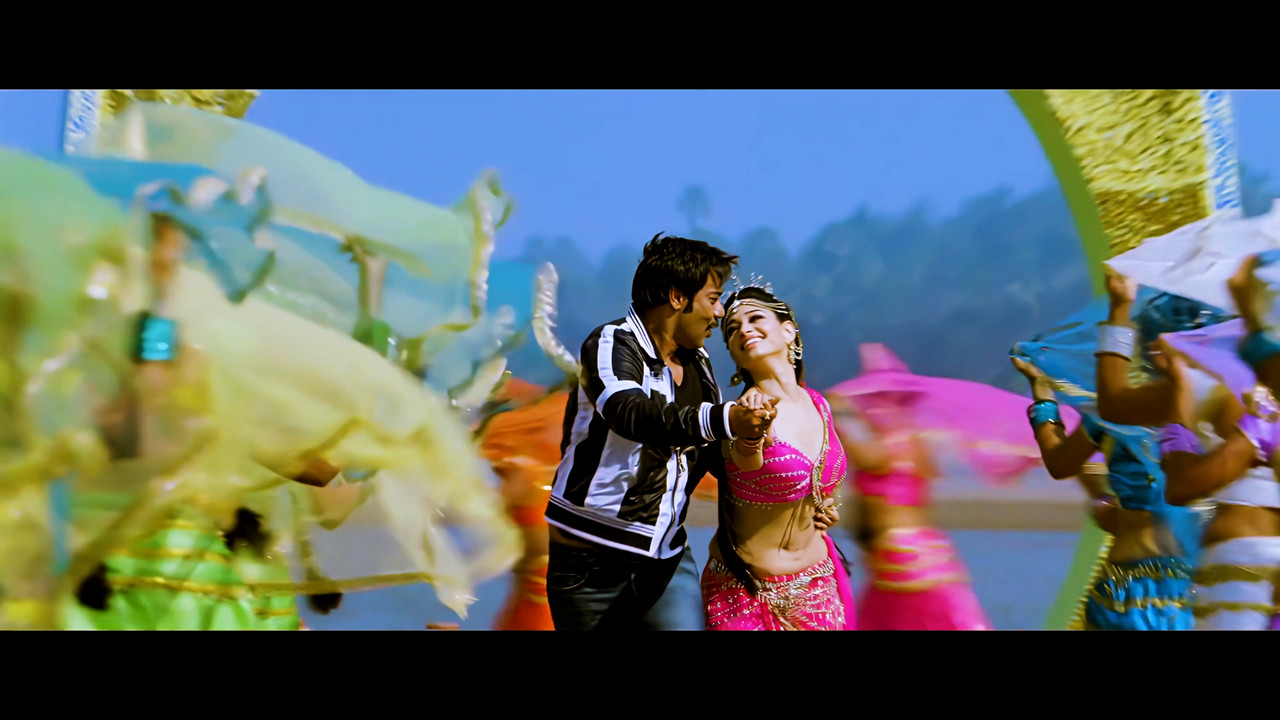 Tamanna Hot Song From Himmatwala Naino Main Sapna 4K (Best Quality).mp4_snapshot_00.55_[2021.04.05_1