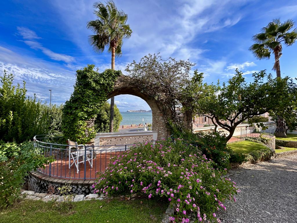 Жаркий сентябрь на побережье Тирренского моря. Жаркий сентябрь на побережье Тирренского моря.