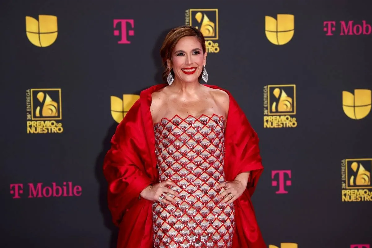 Angélica Vale presume radical cambio físico en lujoso vestido ajustado