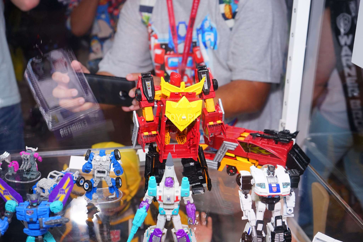 SDCC-2017-Transformers-Hasbro-Thurs-039