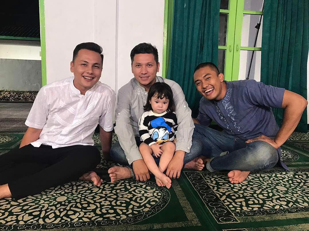 (Dari kanan)Uus, Gading Marten, dan Andhika Pratama