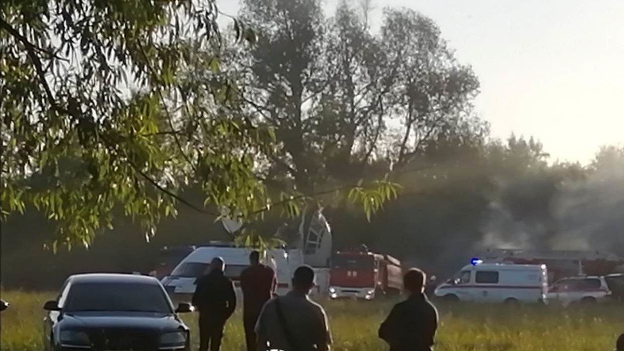 Tres muertos al estrellarse y prenderse fuego un avión militar ruso