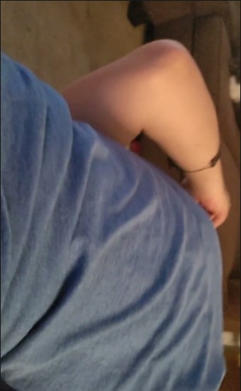 [Image: Cumshots12829001641.jpg]